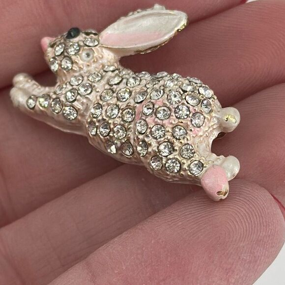 VTG Easter Rhinestone Pave Adorable Peter Cottontail Bunny Brooch - Picture 7 of 11
